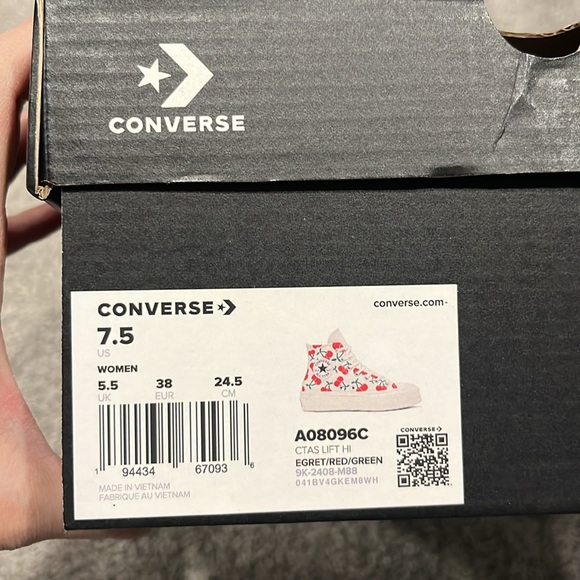 Brand new in box cherry platform converse - Picture 5 of 5